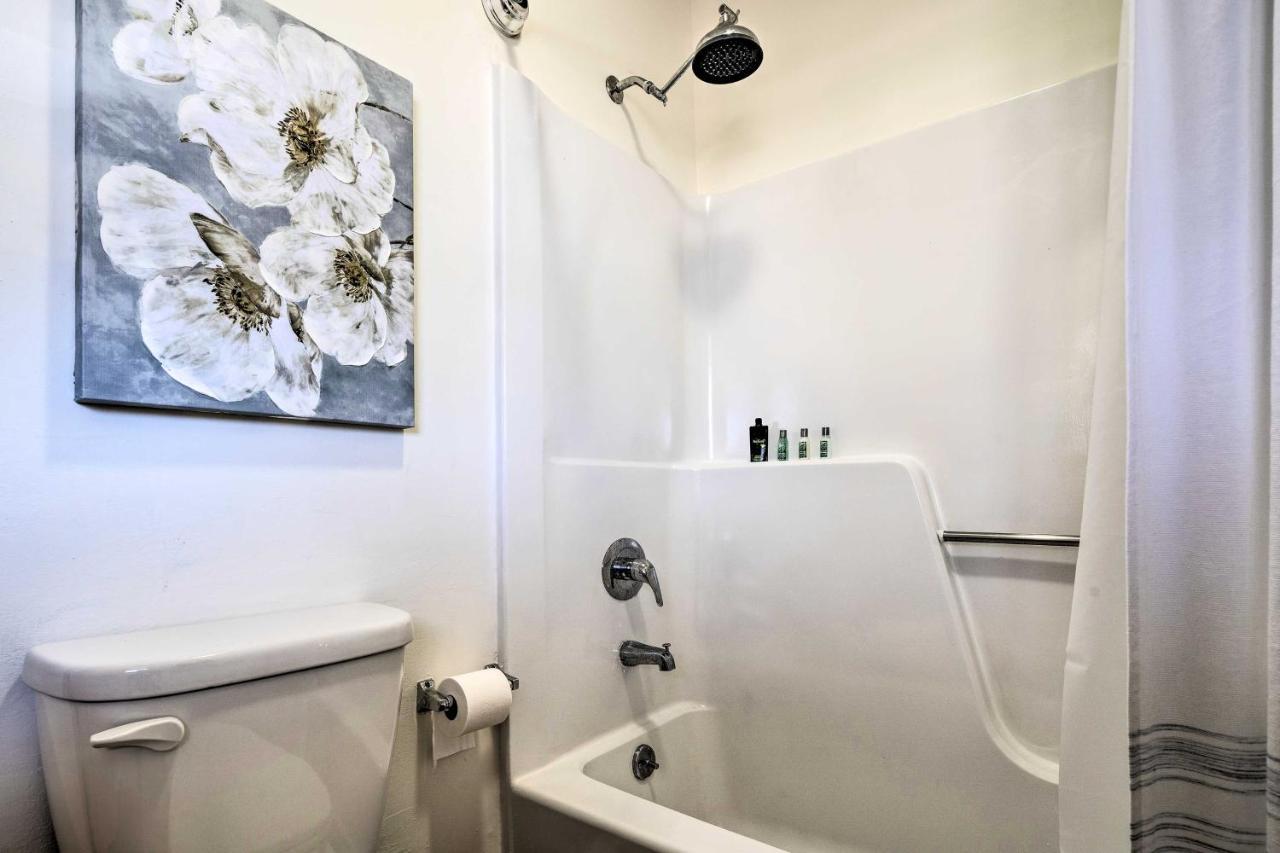 Lake Lure Studio With Private Balcony And Pool Access! Eksteriør billede
